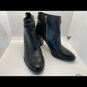 Ralph Lauren Black Leather Zipper Ankle Boots 8.5 B